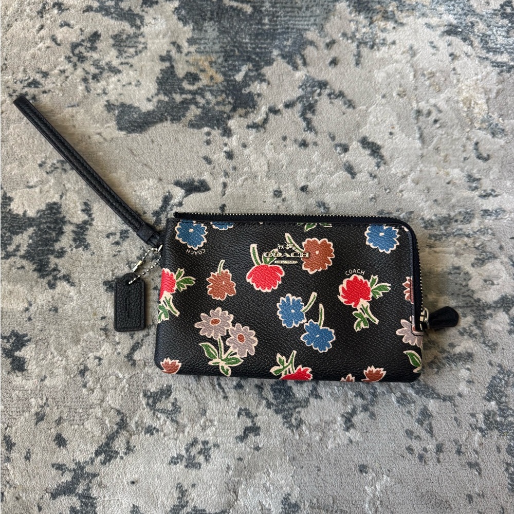 Coach Wrislet Wallet Multi Flower Pattern